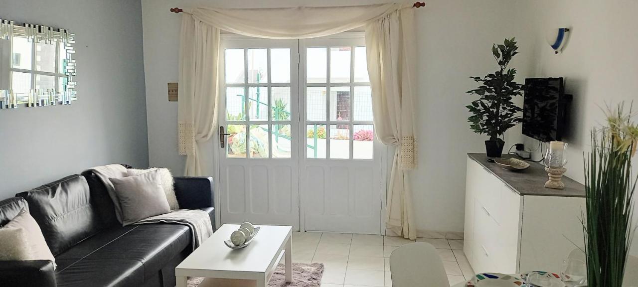 Beautiful Spacious 1-Bed Apartment With Aircon プエルト・デル・カルメン エクステリア 写真